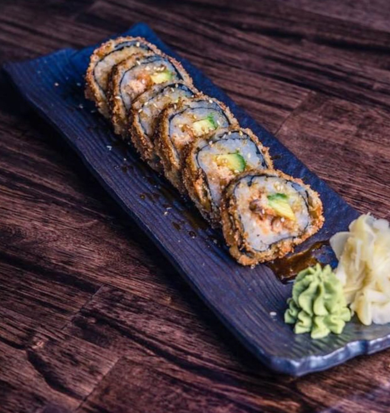 Blue-Monkeys-Restaurant-Hilden-Sushi-Baked-RollVkea9VPRNktYK